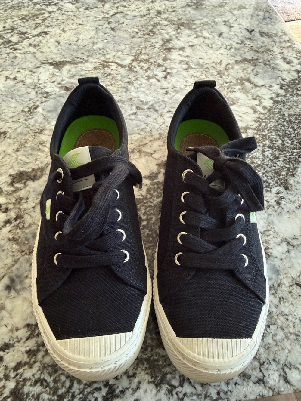Cariuma Black Shoes